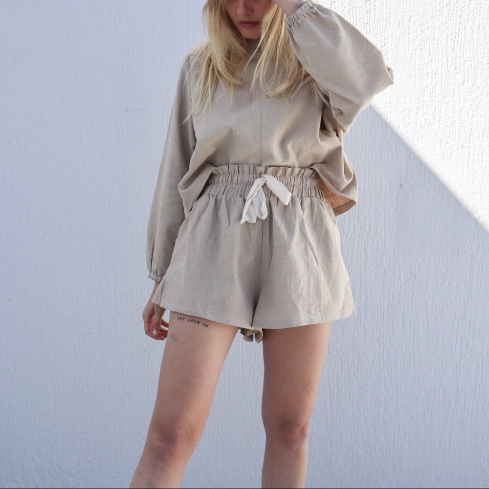 Worrn women linen shorts